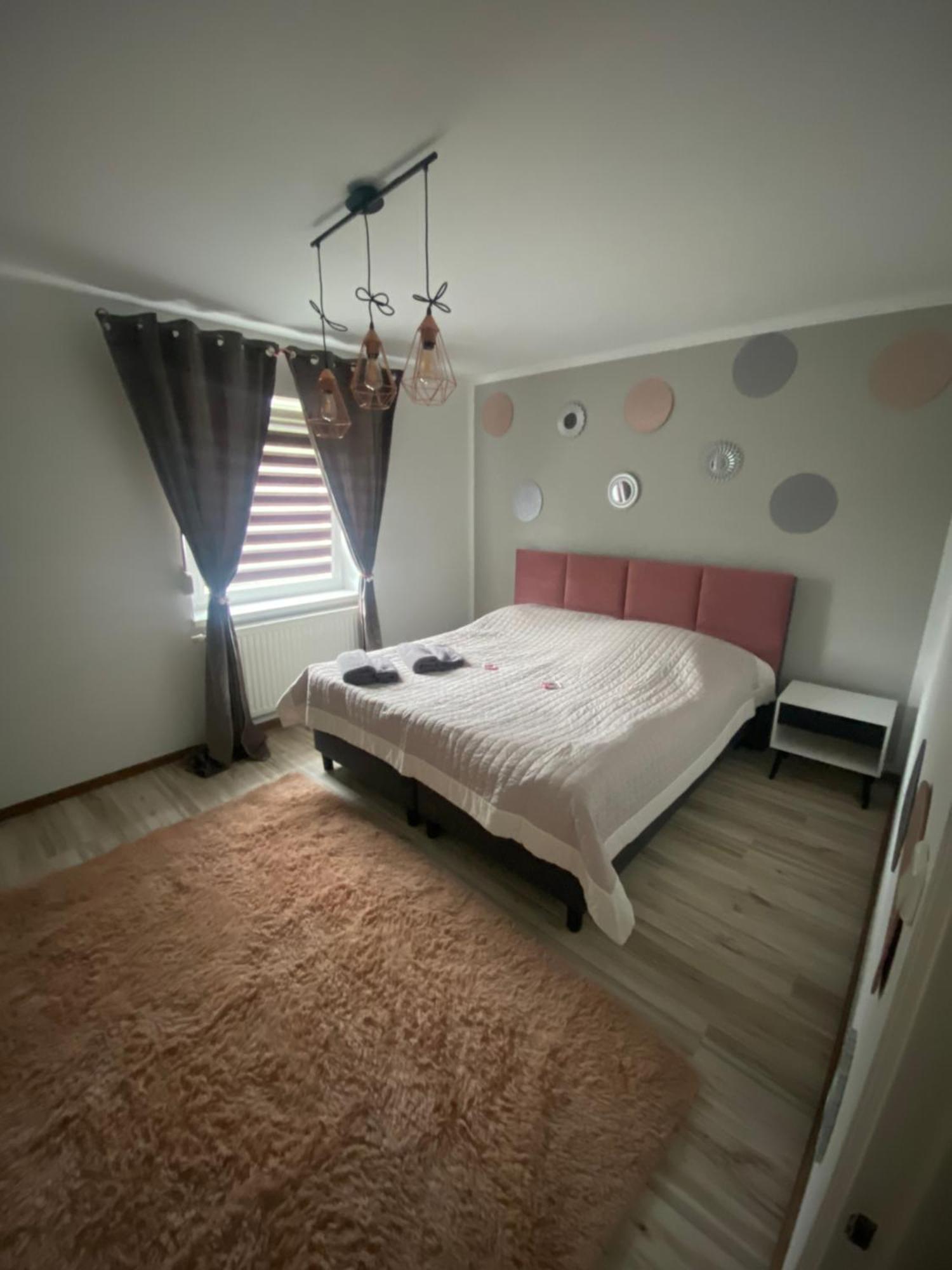 Apartamenty Ciukaj Paczkow Esterno foto