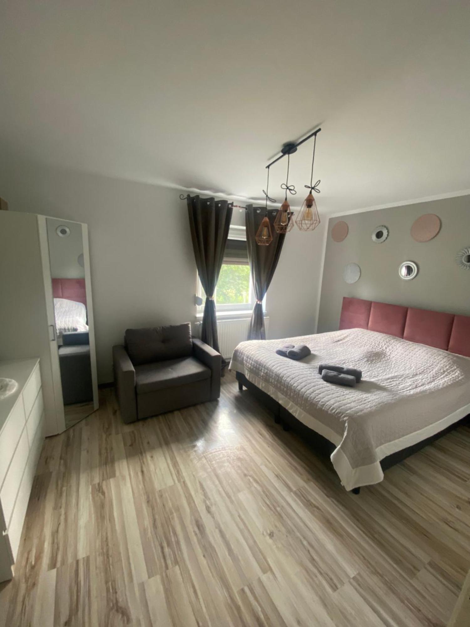 Apartamenty Ciukaj Paczkow Esterno foto